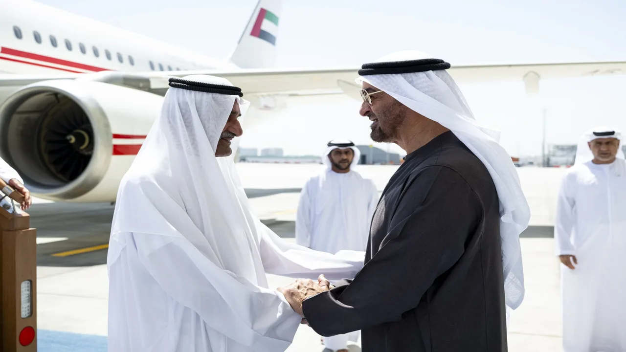 استقبال رئيس الدولة لحاكم الفجيرة وولي عهده يعزز العلاقات الإماراتية